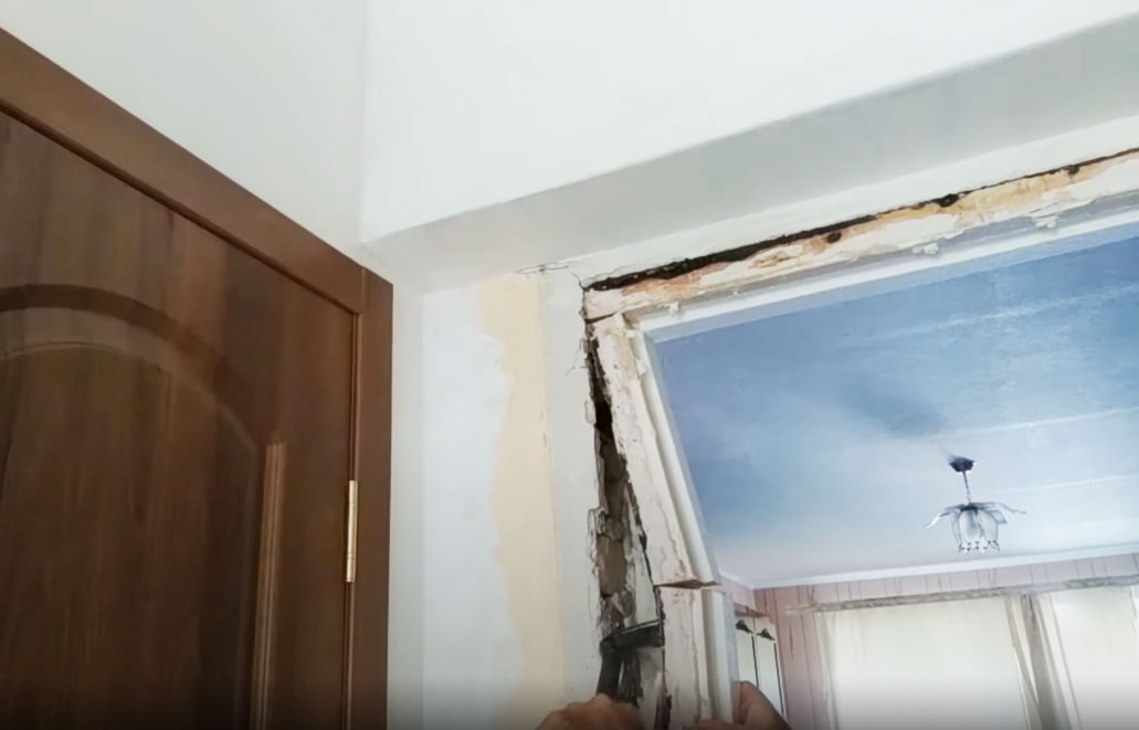 Демонтаж на стара врата